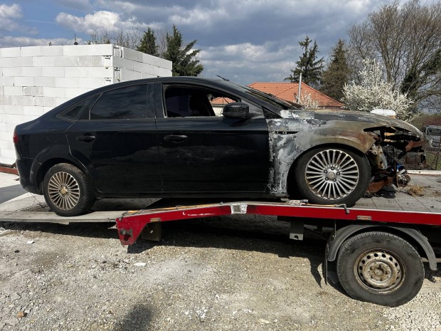 Ford mondeo 2008 karossz�ria elemek 