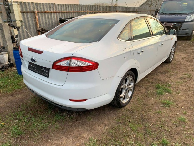Ford mondeo MK4 Sedan 4 ajts csomi ajt hts lks hts negyed