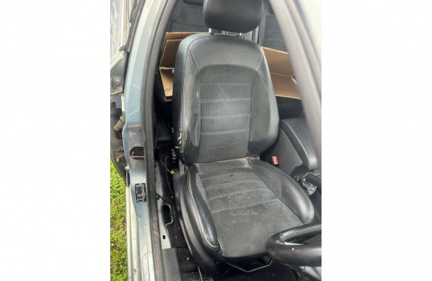Ford mondeo MK4 alcantara jobb els ls kpen lthat llapotban