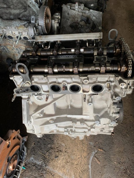 Ford mondeo Mk3 Chba 1.8 benzines 125 Le motor bontva alkatrészei