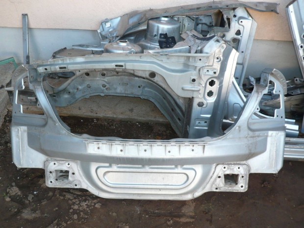 Ford mondeo mk3 Hátfal karosszéria elemek 4 ajtós sedan 2001-2014