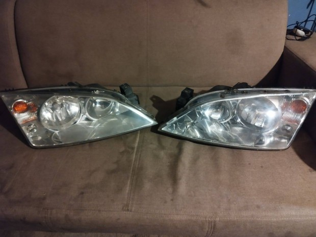 Ford mondeo mk3 els� f�nysz�r�k