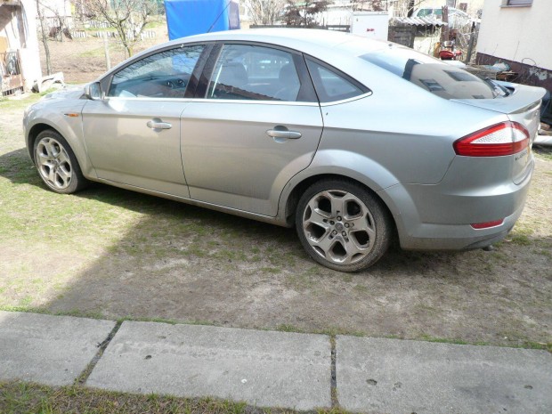 Ford mondeo mk4 2008-as bal első ajtó 7.6 színkód karosszéria elemek