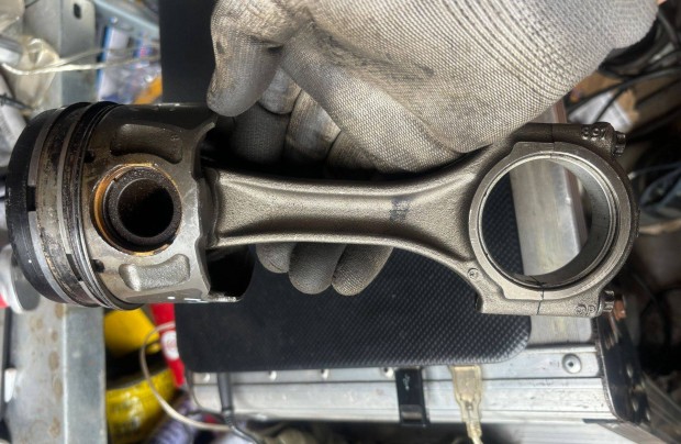 Ford mondeo mk4 2,2TDCI hajtókar dugattyúval hibátlan állapotban 2006-