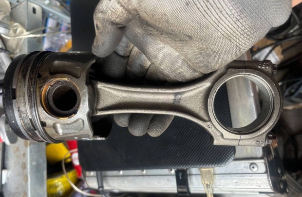Ford mondeo mk4 2,2TDCI hajtókar dugattyúval hibátlan állapotban 2006-