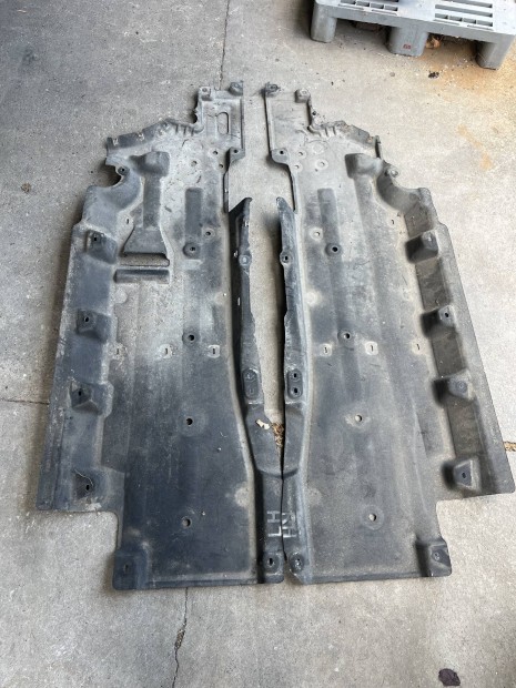 Ford mondeo mk5 alsó burkolat