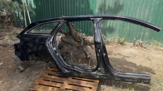 Ford mondeo mk5 jobb h�ts� s�rv�d� �s keret 