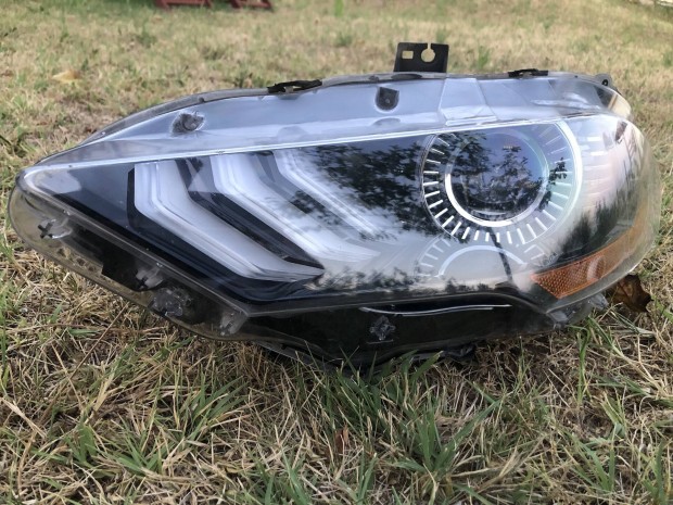 Ford mustang ledes bal fényszóró