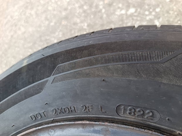 Ford ny�ri gumi garnit�ra felnivel elad�