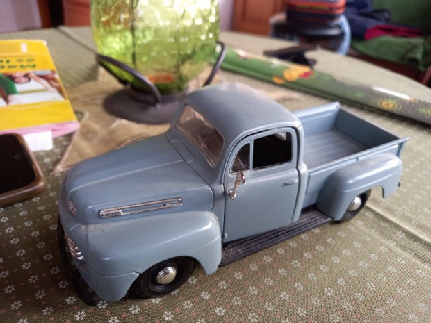 Ford pick up modell 1:25 mret