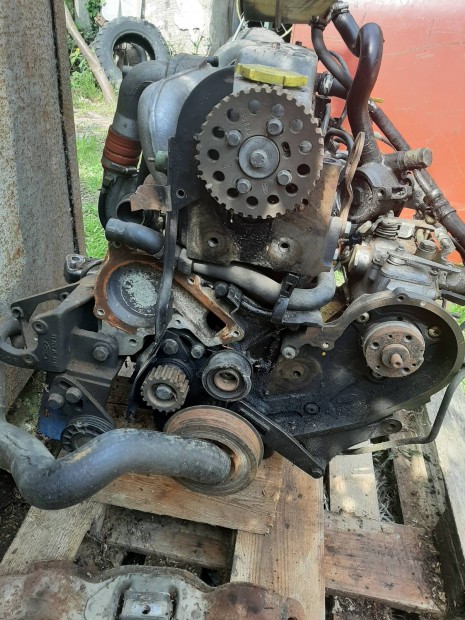 Ford sierra 1.8td motor alkatr�sznek egyben elad�. 