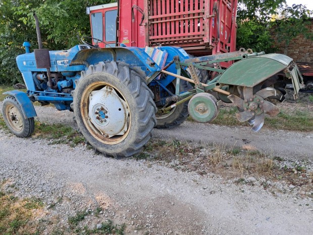 Ford traktor 