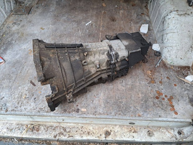 Ford transit 2.4 tdci 5 sebesges vlt elad