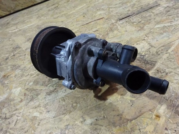 Ford transit Tranzit 00- 2.4 V�zpumpa v�zszivatty� v�z pumpa 5693