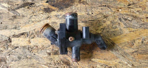 Ford transit Tranzit 00- 2.4 termosztát termosztátház ház 0063