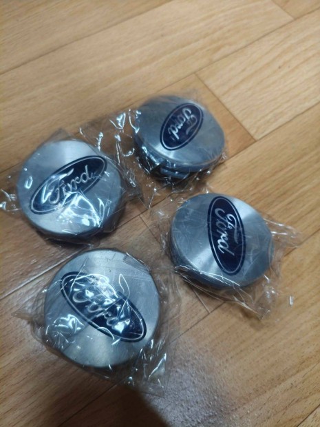 Fordhoz felnikupak 54mm ez�st szett