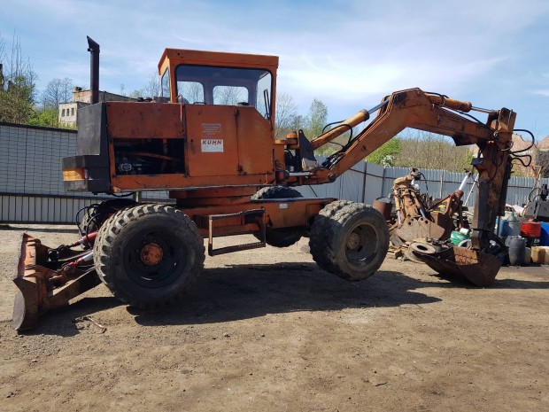 Forgôkotró Schaeff HML40.