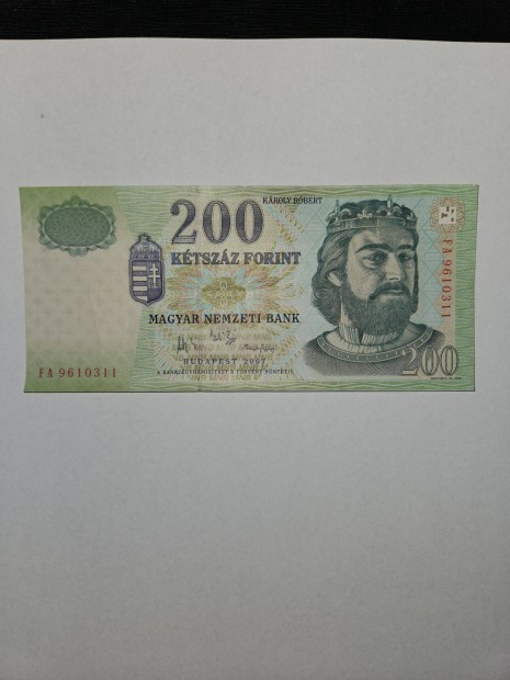 Forgalombl kivont 200 forint (papr)