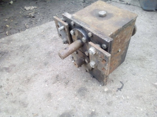 Forg�sir�ny v�lt� forg�s ir�ny v�lt� hajt�s