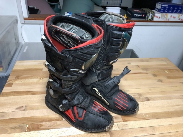 Forma Dominator 43-as Cross enduro csizma