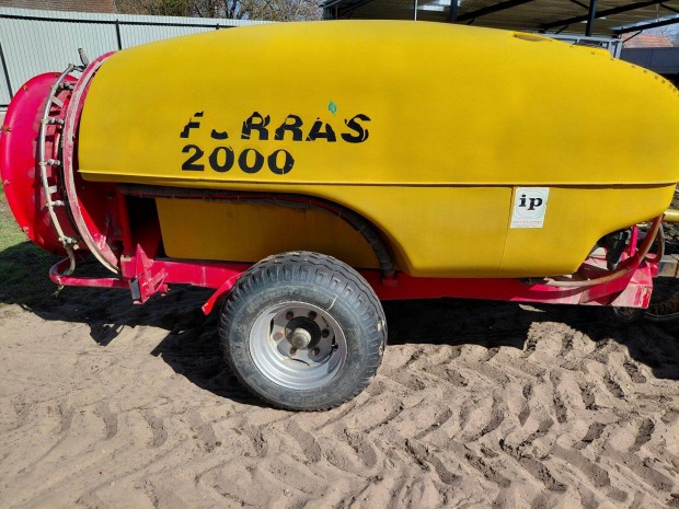 Forr�s 2000 axi�l sz�l� gy�m�lcs permetez� azonnal munk�ra foghat�