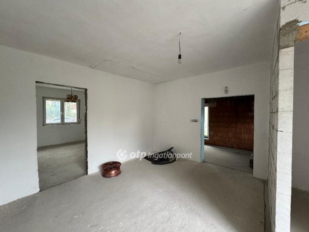 Forr�sk�ti 108 nm-es h�z elad�