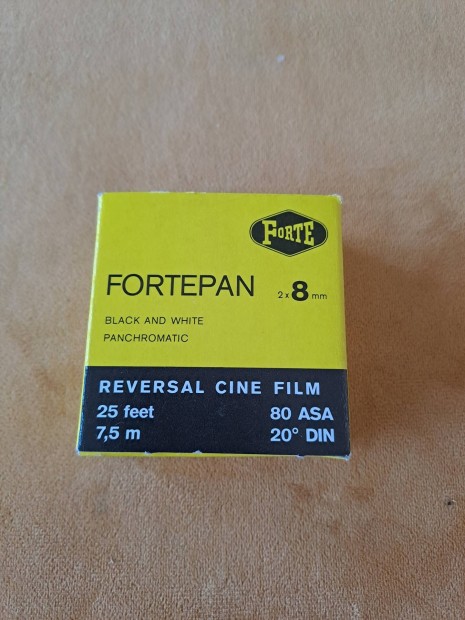 Fortepan 2x8 mm-es film, bontatlan 