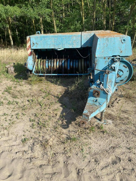 Fortschritt 453-as bálázó jo állapotba elado