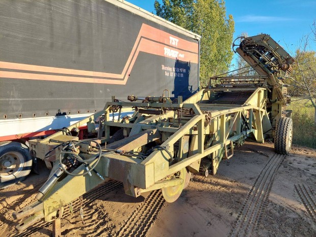 Fortschritt E-682 krumpli szedő burgonya kombájn