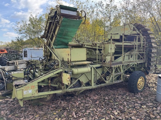 Fortschritt E 686 burgonyakombájn