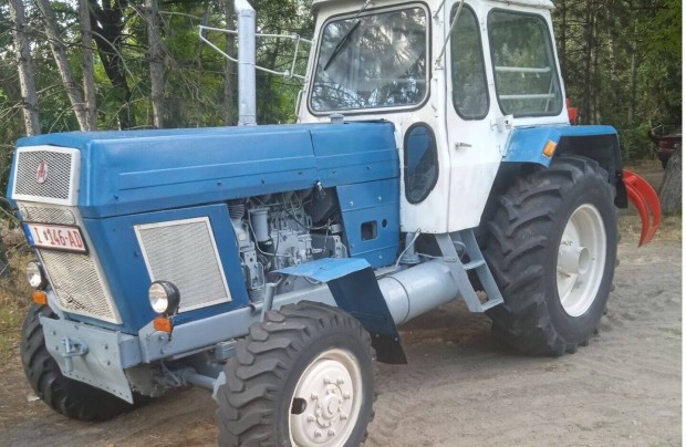 Fortschritt zt 303 összkerekes traktor rönkfogóval eladó!
