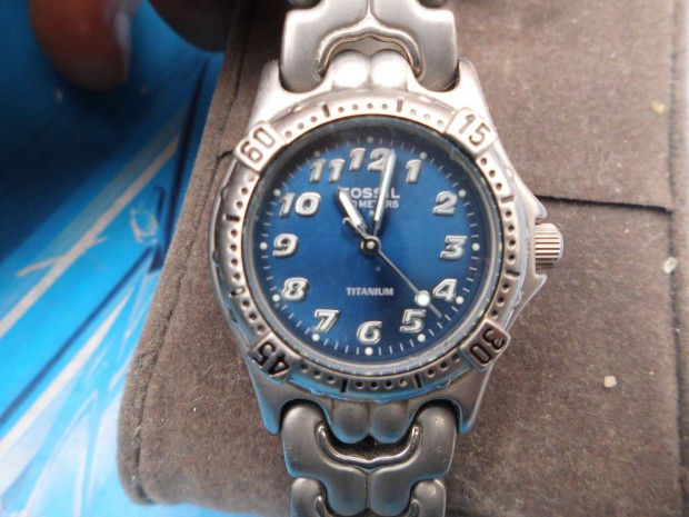 Fossil Blue titanium ni ra elad,