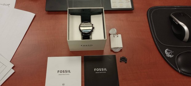 Fossil Carlyle Gen5 okosra smartwatch