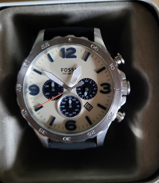 Fossil JR1480 karóra dobozában szállító tasakkal