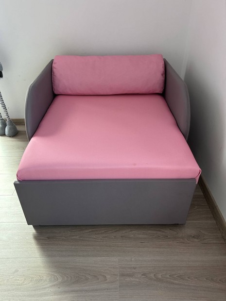 Fotel�gy �gynem�tart�val, r�zsasz�n sz�rke, gyerek�gy