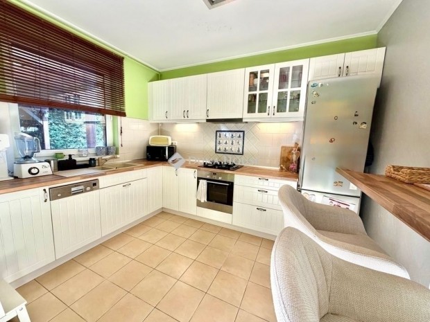 F�ti 120 nm-es lak�s elad�