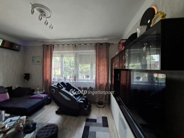 F�ti 215 nm-es h�z elad�