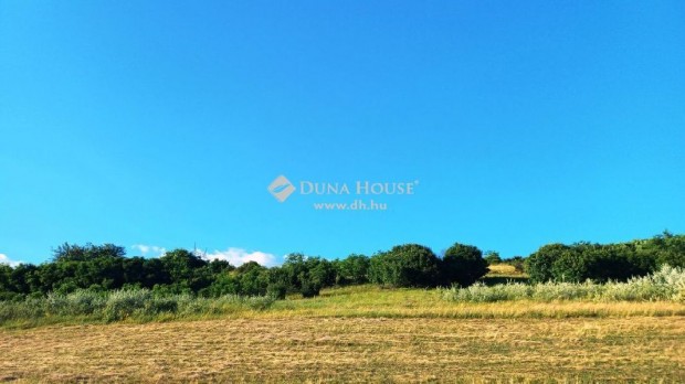 F�ti elad� 3000 nm-es telek