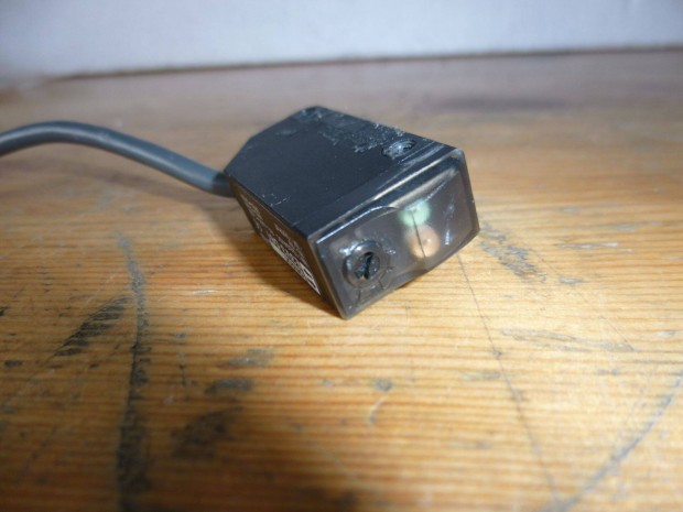 Fotoelektromos rzkel szenzor Omron ( 5066)