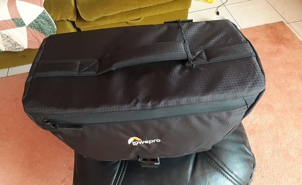 Fotstska Lowepro 200 AW II