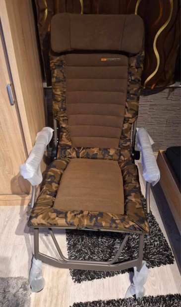 Fox Super Deluxe Recliner Horgszfotel