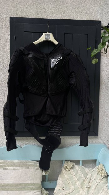 Fox Titan sport protector