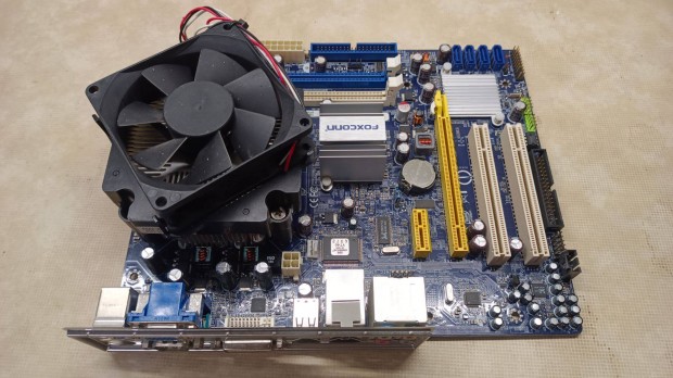 Foxconn H-IG41-ATX +E8400cpu DDR3