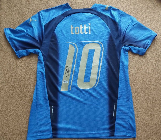 Francesco Totti által dedikált Olaszország mez