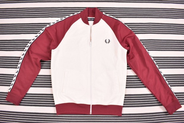 Fred Perry melegt fels 3675