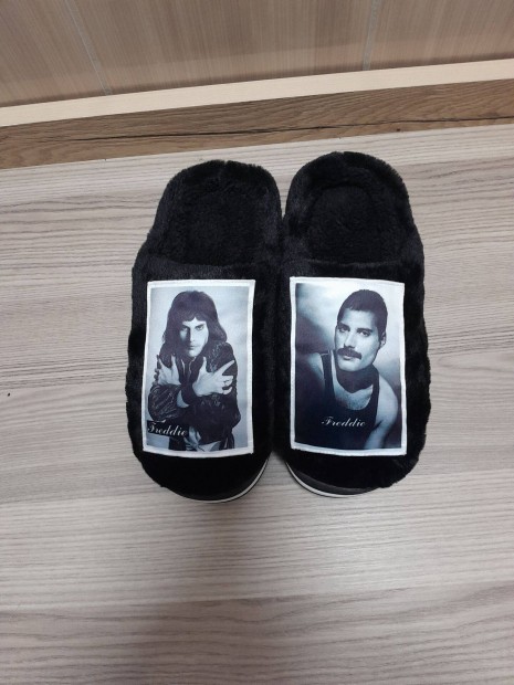 Freddie Queen mints papucs