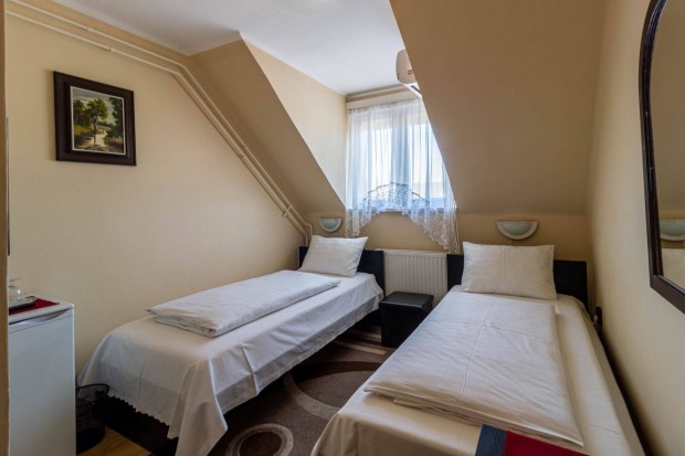 Frekvent�lt helyen panzi� elad� Kiskunf�legyh�z�n