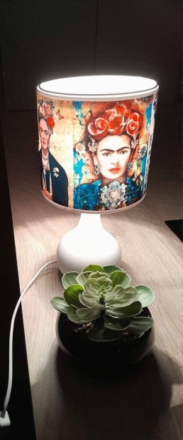 Frida Kahlo mints asztali lmpa