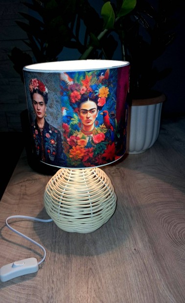 Frida Kahlo mints jjeli lmpa