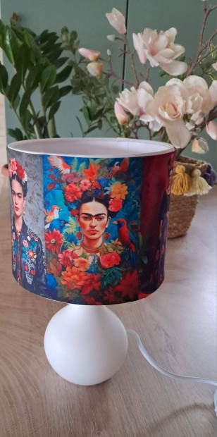 Frida Kahlo mints jjeli lmpa